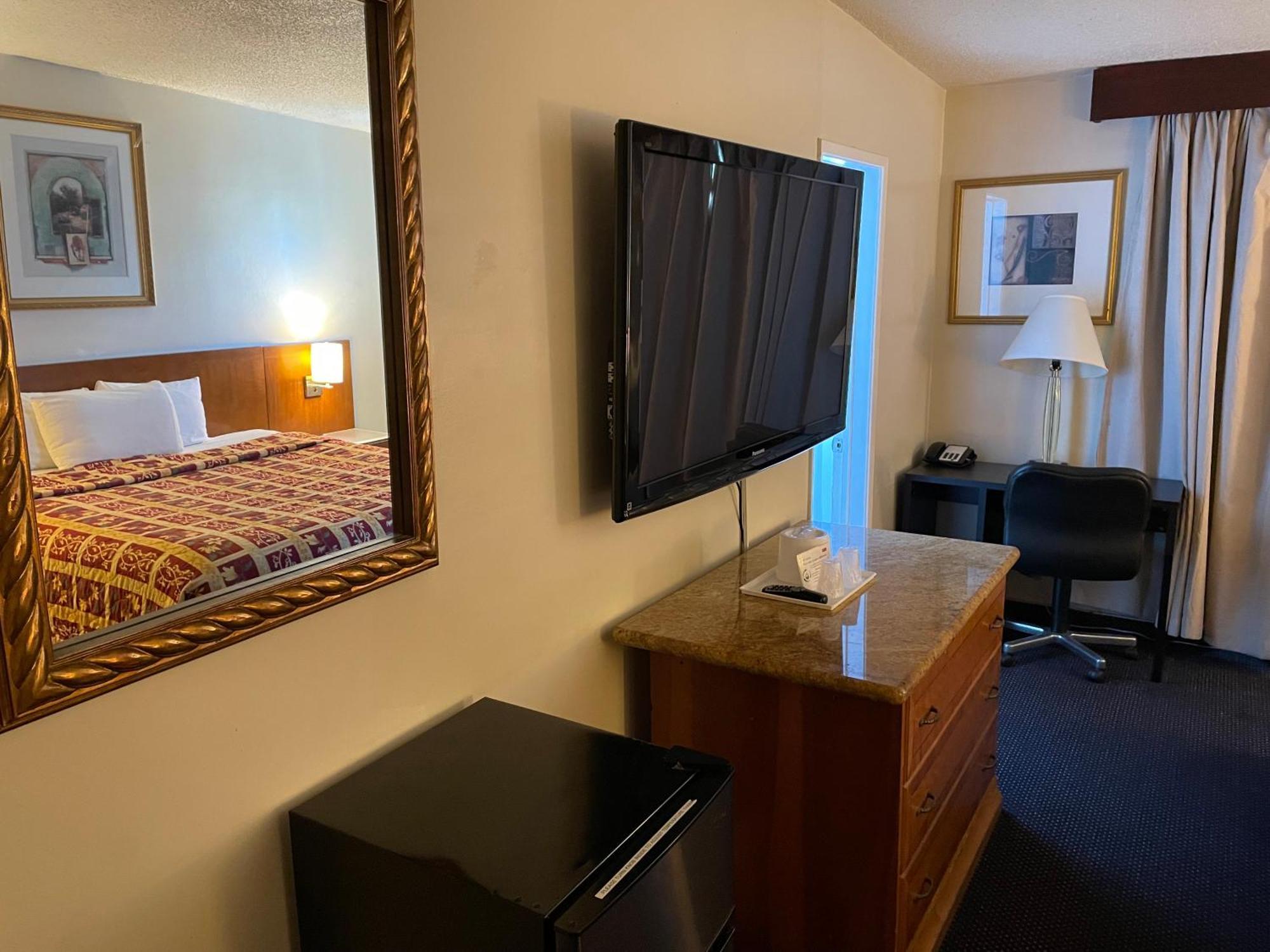 Grand Inn Fullerton Exterior photo