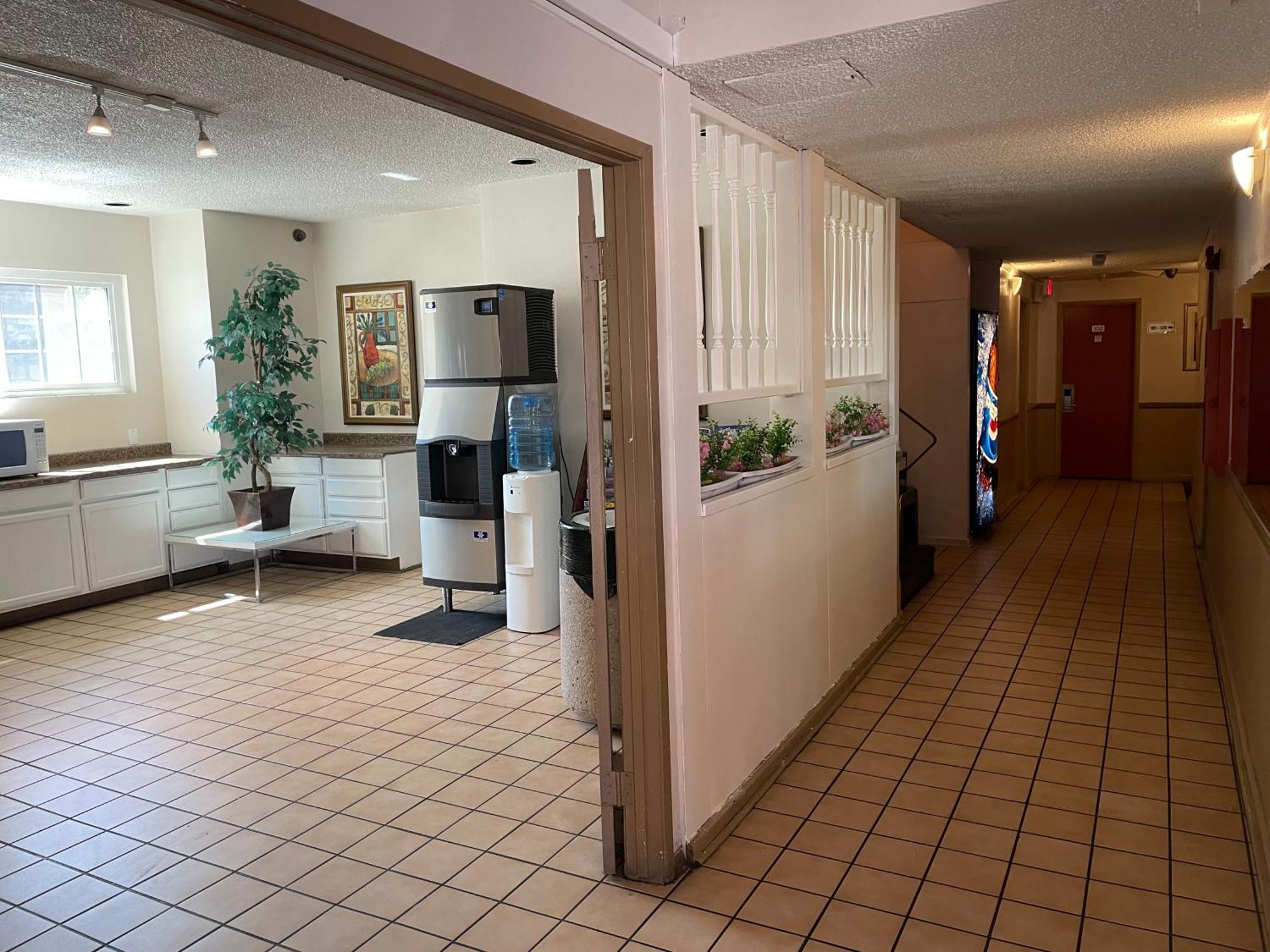Grand Inn Fullerton Exterior photo