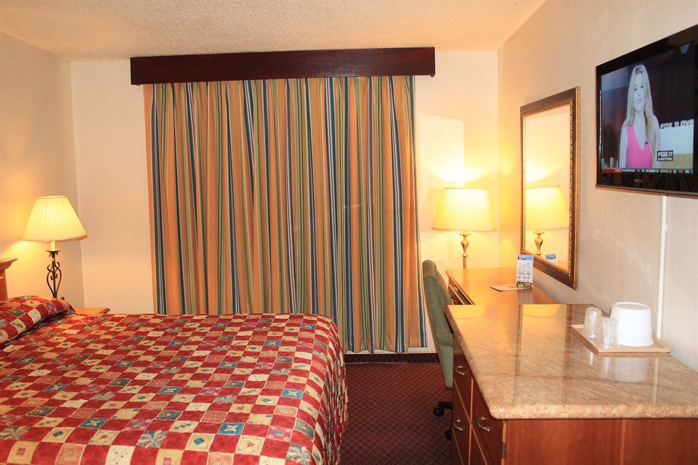 Grand Inn Fullerton Exterior photo